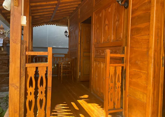 Bharata House Affittacamere 3*